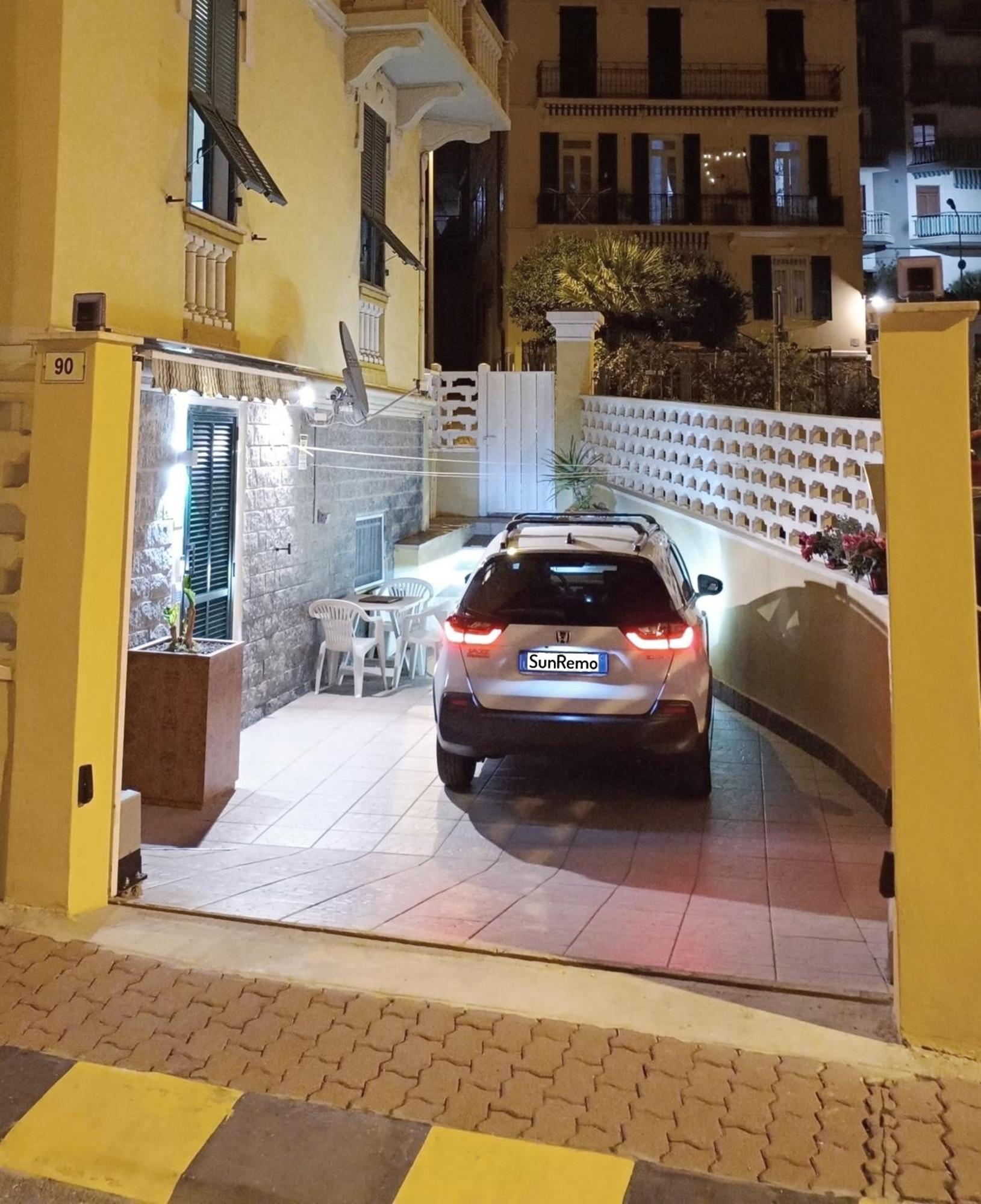 Casa Stefi Sunremo - Parcheggio Privato, 500 Mt Dalla Spiaggia 산레모 외부 사진