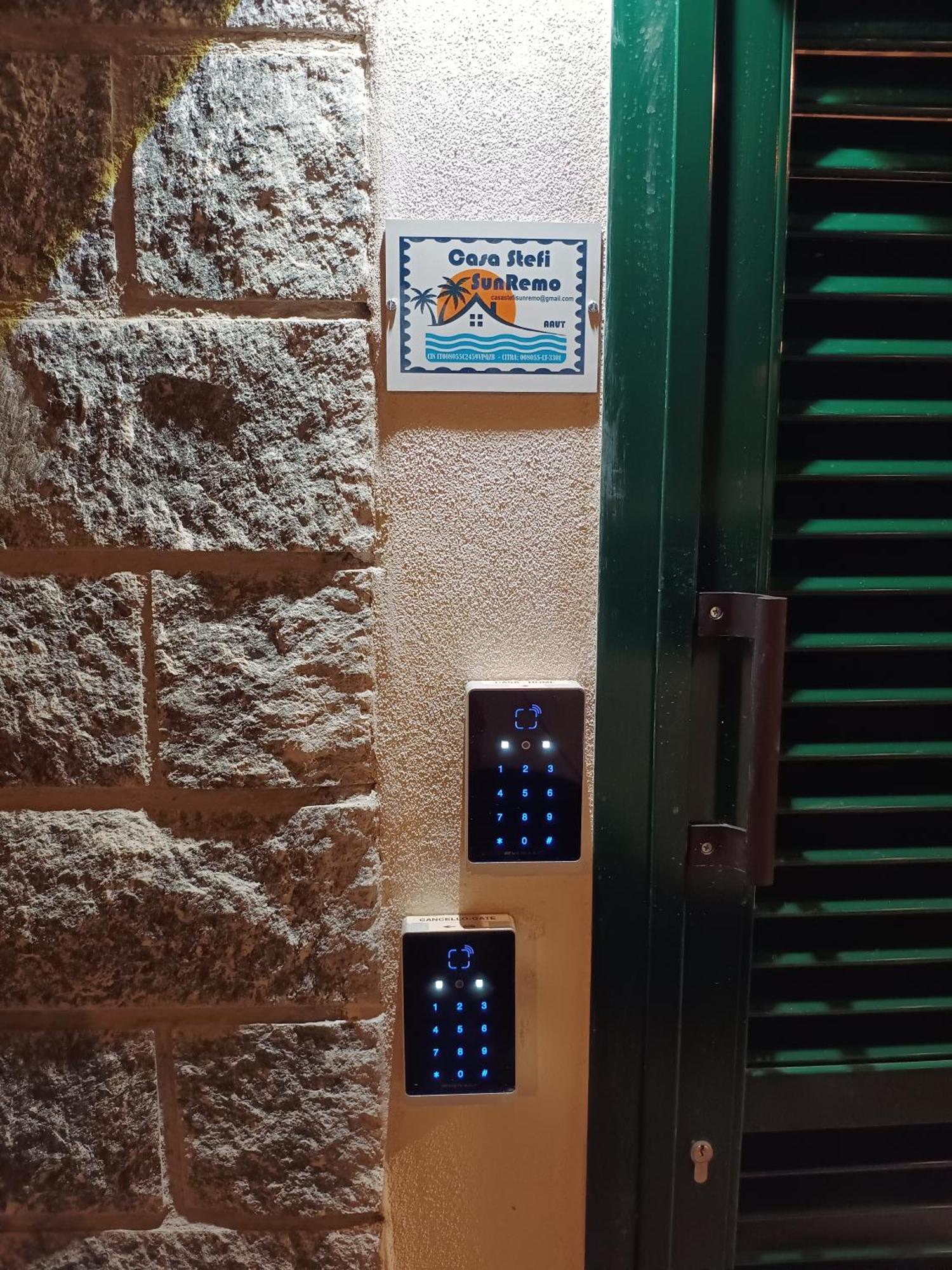 Casa Stefi Sunremo - Parcheggio Privato, 500 Mt Dalla Spiaggia 산레모 외부 사진